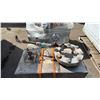 Image 3 : ALUMINUM INDUSTRIAL SUPPLY TANK WITH HOSES