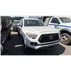 Image 4 : 2020 TOYOTA TACOMA, 4DR PICKUP, WHITE, VIN 5TFSZ5AN0LX216223,