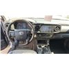 Image 7 : 2020 TOYOTA TACOMA, 4DR PICKUP, WHITE, VIN 5TFSZ5AN0LX216223,