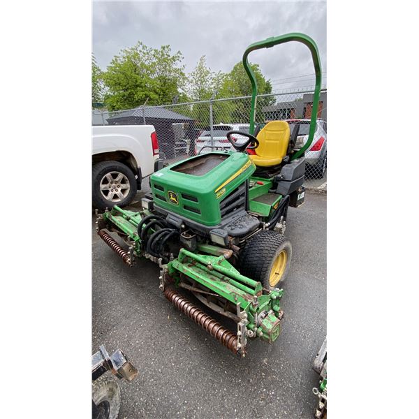 2009 JOHN DEERE 2653B PRECISION CUT, 3 WHEEL LAWNMOWER, GREEN, VIN TC2653T030236,
