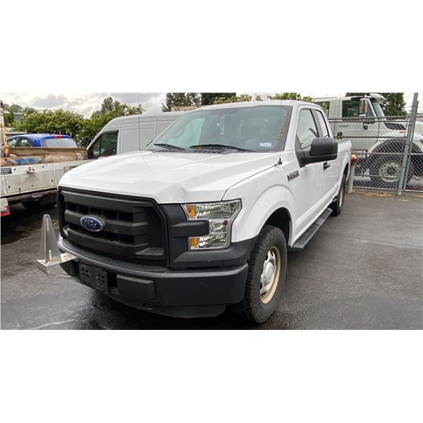 2016 FORD F150 XL, 4DR CREW CAB, WHITE, VIN 1FTFX1EF9GFB15602,