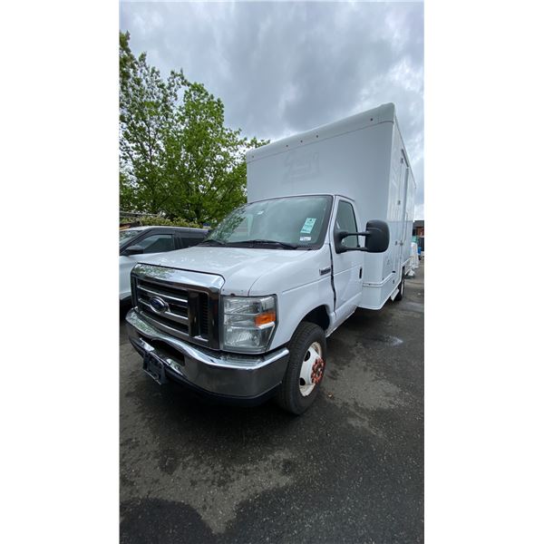 2017 FORD E450 E SERIES, 2DR CUBE VAN, WHITE, VIN 1FDXE4FS1HDC14110,