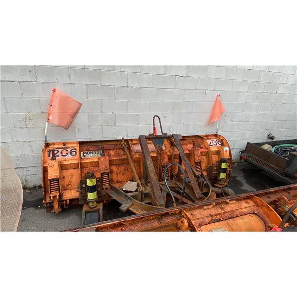 HEAVY DUTY 10' ORANGE MONROE SNOW PLOW WITH HITCH