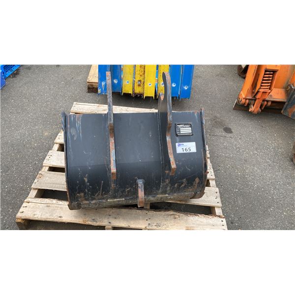 ACCURATE MODEL BKT HDCLU040/050-A-30V BLACK EXCAVATOR CLEANING BUCKET & EFI RIPPER ATTACHMENT