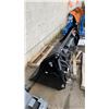 Image 2 : GIYI GY-KH72 72" INDUSTRIAL SKID STEER HYDRAULIC 4-IN-1 BUCKET ATTACHMENT