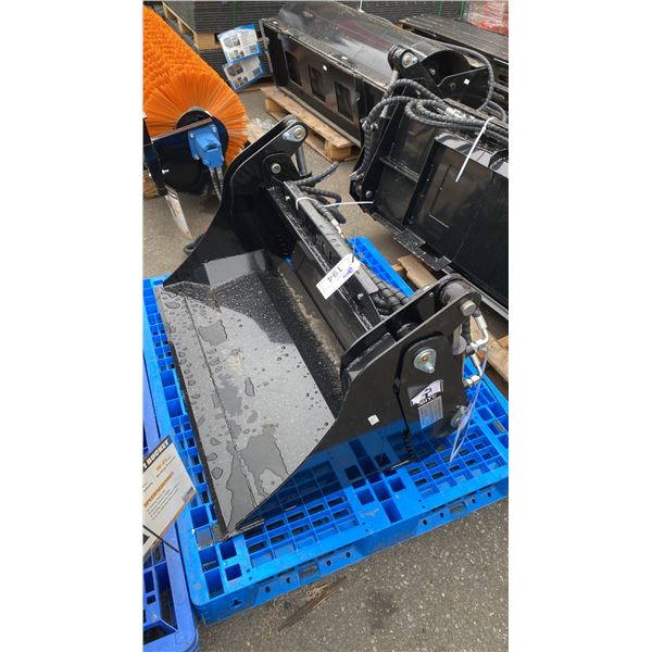 GIYI GY-XKH39 39" MINI SKID STEER HYDRAULIC 4-IN-1 BUCKET ATTACHMENT