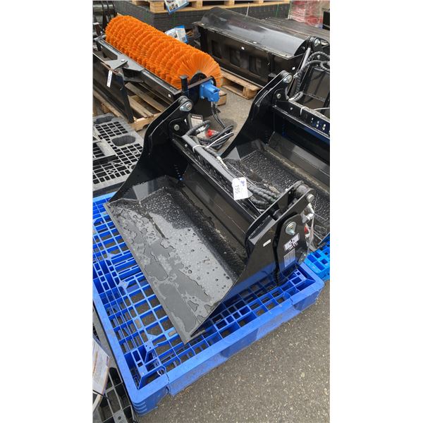GIYI GY-XKH39 39" MINI SKID STEER HYDRAULIC 4-IN-1 BUCKET ATTACHMENT
