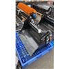 Image 1 : GIYI GY-XKH39 39" MINI SKID STEER HYDRAULIC 4-IN-1 BUCKET ATTACHMENT