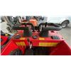 Image 6 : SDLOOL SL323W RED 420CC GAS POWERED MINI STAND ON PNEUMATIC TIRE SKID STEER LOADER WITH