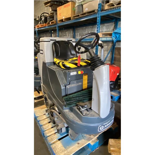 ADVANCE EC4000 COMMERCIAL ELECTRIC RIDE-ON TOTAL CARPET CARE SYSTEM WITH BRUSH *NO KEY,