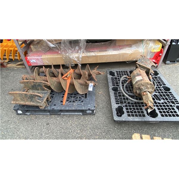 EXCAVATOR AUGER ATTACHMENT WITH 2 AUGER BITS & ADDITIONAL EAR ATTACHMENT