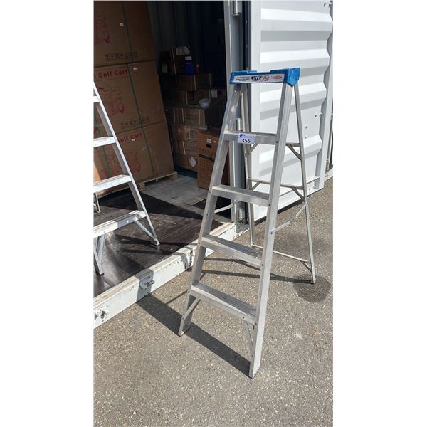 LITE 5' ALUMINUM INDUSTRIAL STEP LADDER