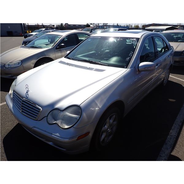 2002 Mercedes-Benz C240 RUNS WITH MECHANICAL PROBLEMS