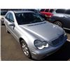 Image 2 : 2002 Mercedes-Benz C240 RUNS WITH MECHANICAL PROBLEMS