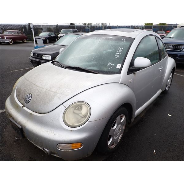 2000 Volkswagen New Beetle