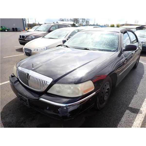 2003 Lincoln Town Car RUNS WITH MECHANICAL PROBLEMS