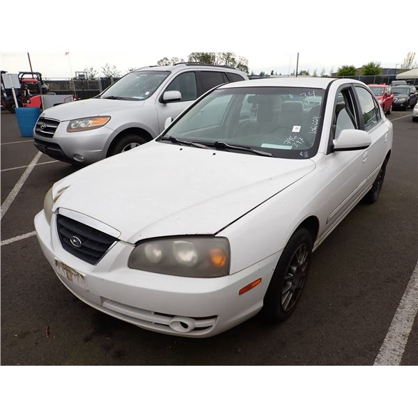 2004 Hyundai Elantra RUNS WITH MECHANICAL PROBLEMS