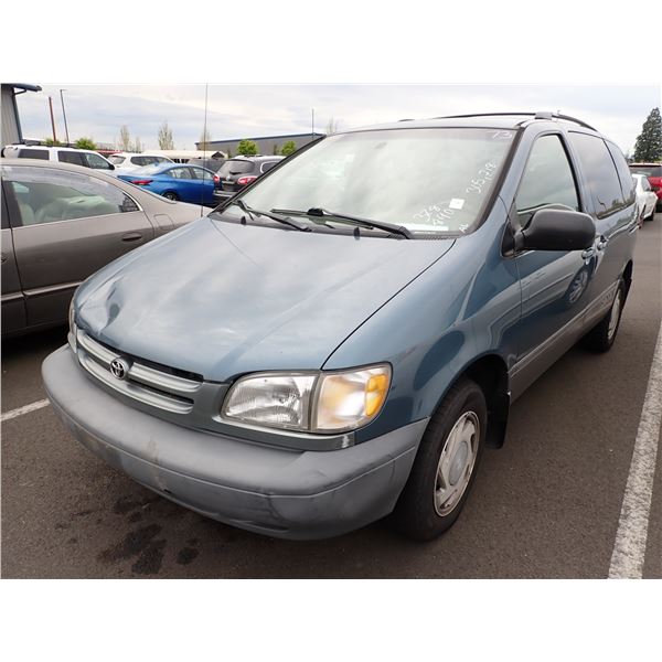 2001 Toyota Sienna