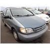 Image 2 : 2001 Toyota Sienna