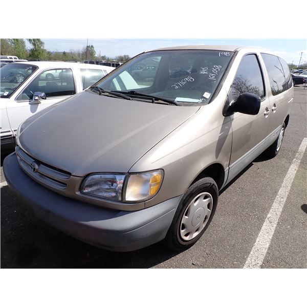2000 Toyota Sienna