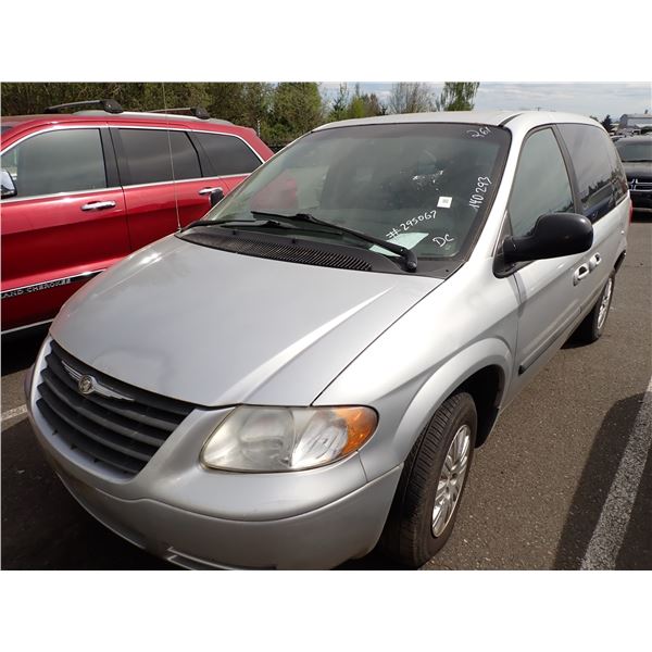 2005 Chrysler Town and Country