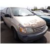 Image 2 : 2001 Toyota Sienna