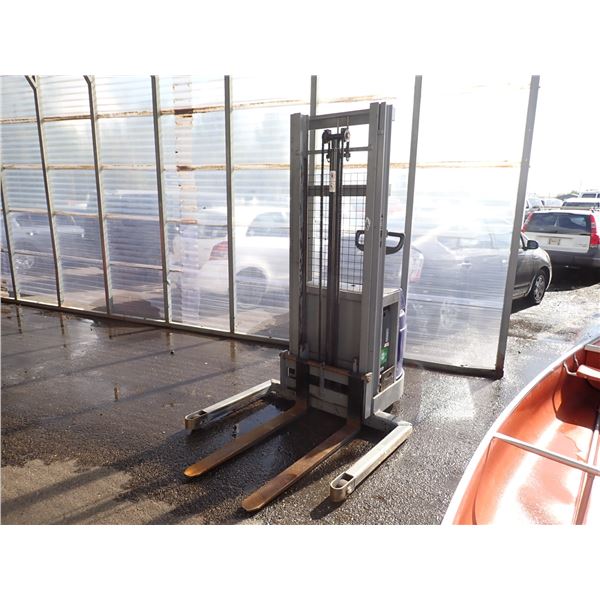 FORKLIFT