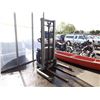 Image 2 : FORKLIFT