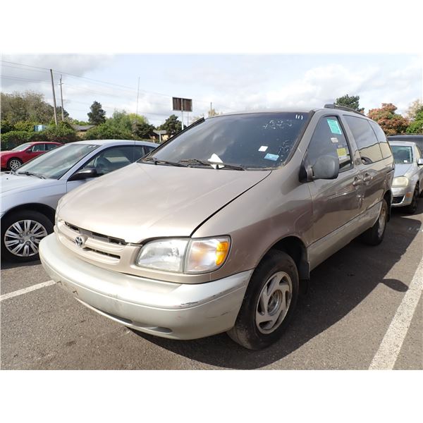 2000 Toyota Sienna