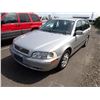 Image 1 : 2001 Volvo V40