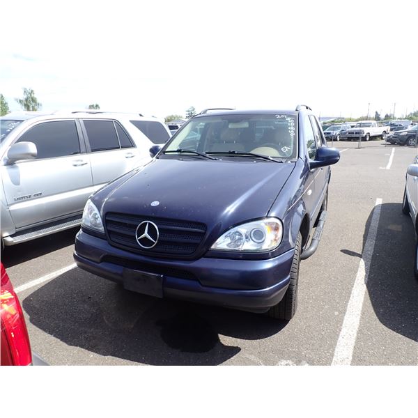 2000 Mercedes-Benz ML320