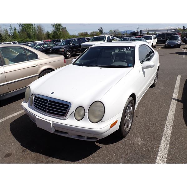 2000 Mercedes-Benz CLK320