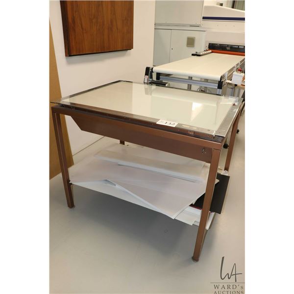 Henning Graphics LR27345, 3040L light table. 36"h x 45" x 35".