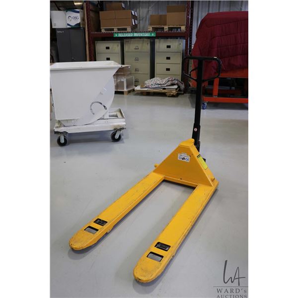 Procore 2500kg pallet jack.