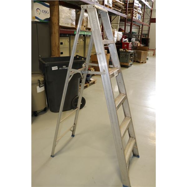 69" Aluminum A-frame ladder