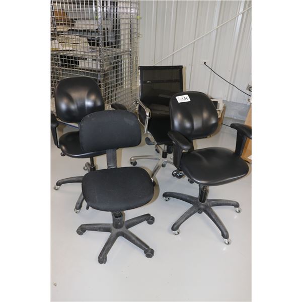 4 Office chairs on wheels