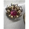 Image 9 : VINTAGE OR ANTIQUE JEWELRY 12K GOLD-FILLED LAYER OVER AN 800-GRADE SILVER BASE FLORAL-THEMED BROOCH 