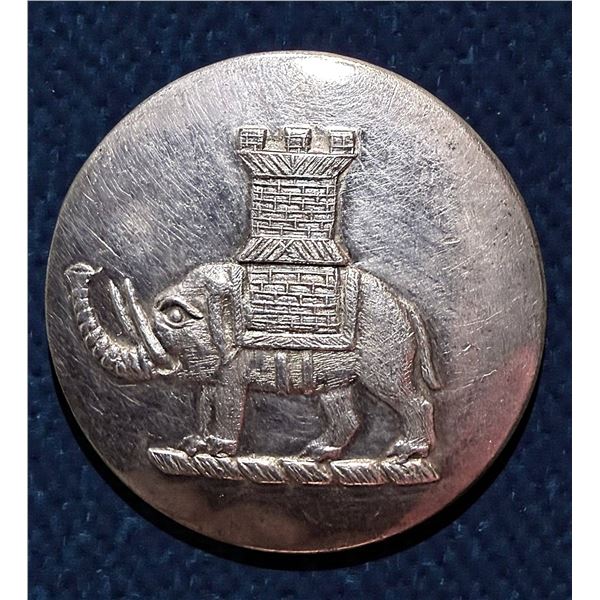 A DIVISION ONE LIVERY CREST BUTTON