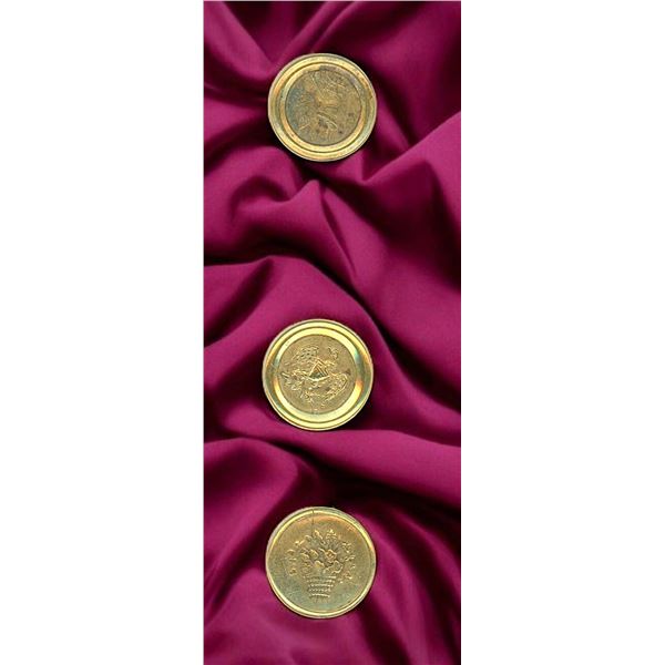 A SMALL CARD OF DIVISION ONE GILT BUTTONS