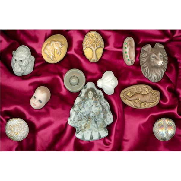 A SELECTION OF DIVISION 3 STUDIO ARTIST BUTTONS