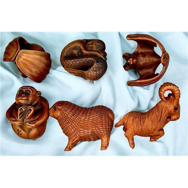 A SMALL CARD OF DIVISION THREE PICTORIAL BUTTONS