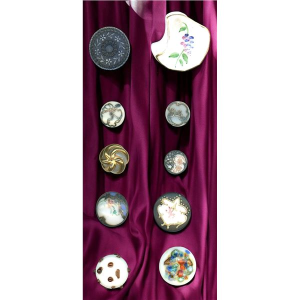 A SMALL CARD OF DIVISION ONE GLASS BUTTONS