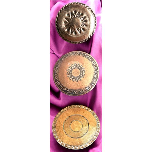 A SMALL CARD OF DIVISION ONE METAL BUTTONS