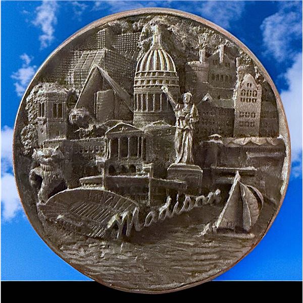 A DIVISION THREE DETAILED PEWTER PICTORIAL BUTTON