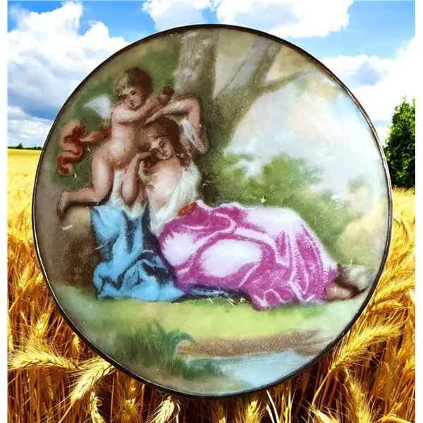 A DIVISION ONE COLORFUL PORCELAIN SCENE BUTTON
