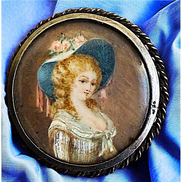 A DIVISION ONE HAND PAINTING UNDER GLASS BUTTON