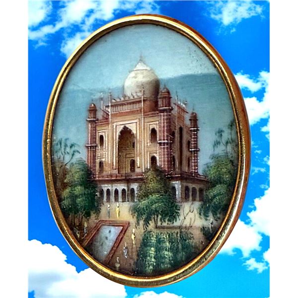 A DIVISION ONE HAND PAINTED SCENE IN GOLD BUTTON