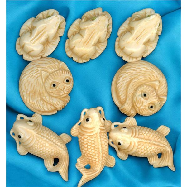 A SMALL CARD OF DIVISION THREE PICTORIAL BUTTONS