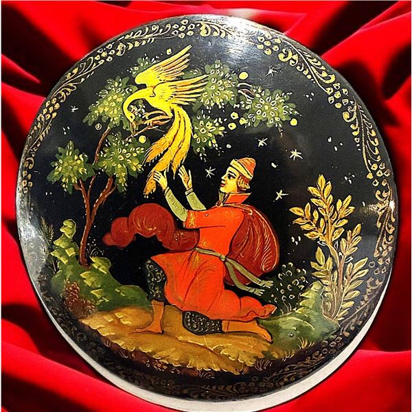 A DIVISION THREE HAND PAINTED PICTORIAL BUTTON