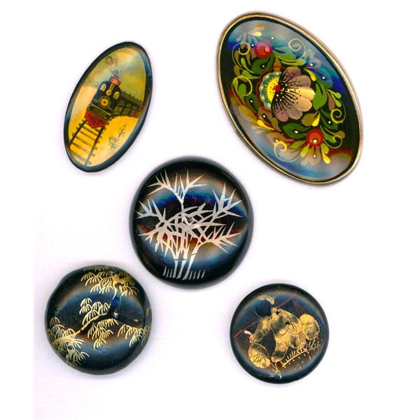A SMALL SELECTION OF DIVISION ONE LACQUER BUTTONS